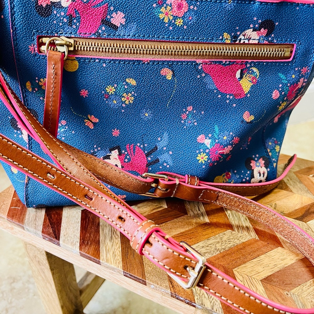 Disney Parks Dooney & Bourke Epcot Minnie Satchel Purse - Picture 3 of 12